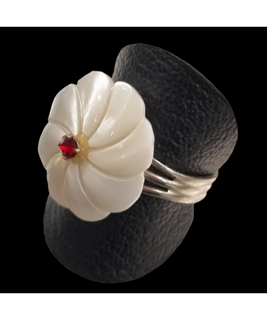 Bague Nacre Fleur Acier Taille 64+
