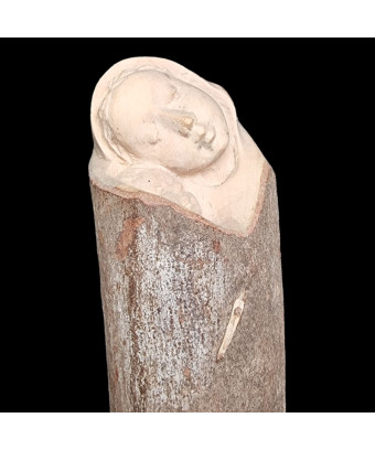 Statue en Bois de néflier de Madagascar Vierge à l'enfant "Tendresse"