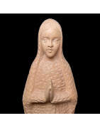 Statue en Bois de néflier de Madagascar Vierge priant