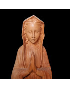 Statue en Bois de néflier de Madagascar Vierge priant