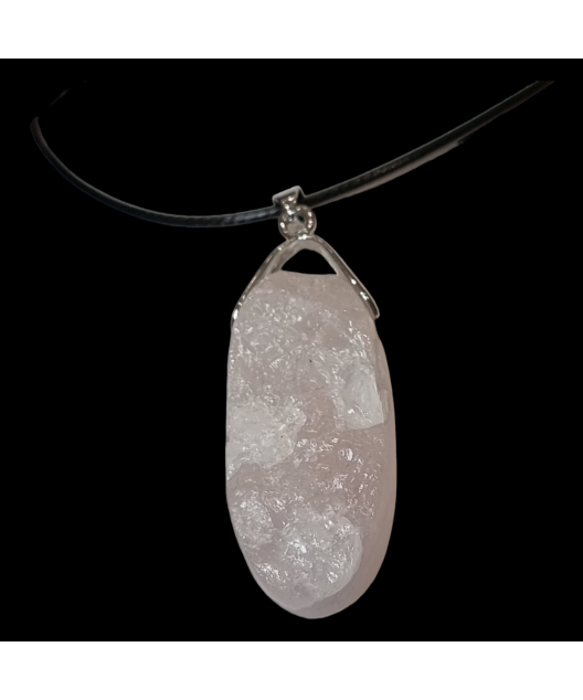 Pendentif Quartz rose sur cordon