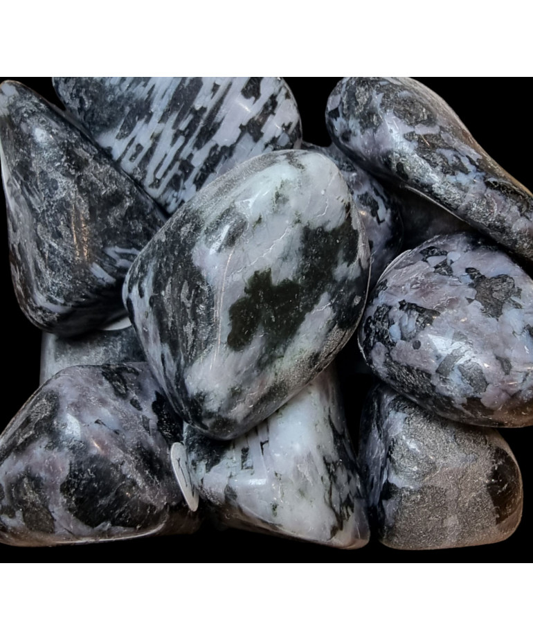 Pierre roulée Merlinite noire