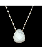 Pendentif Howlite et Chaîne perles d'émail plaqué or