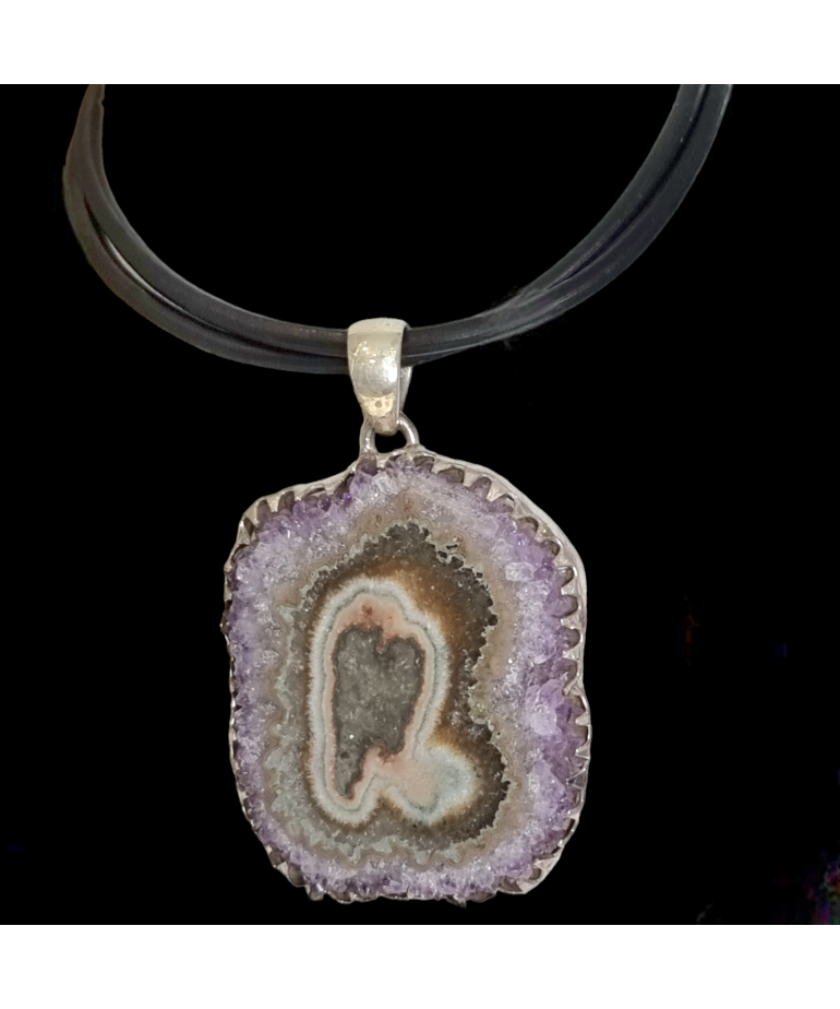 Pendentif Améthyste sur cordon silicone