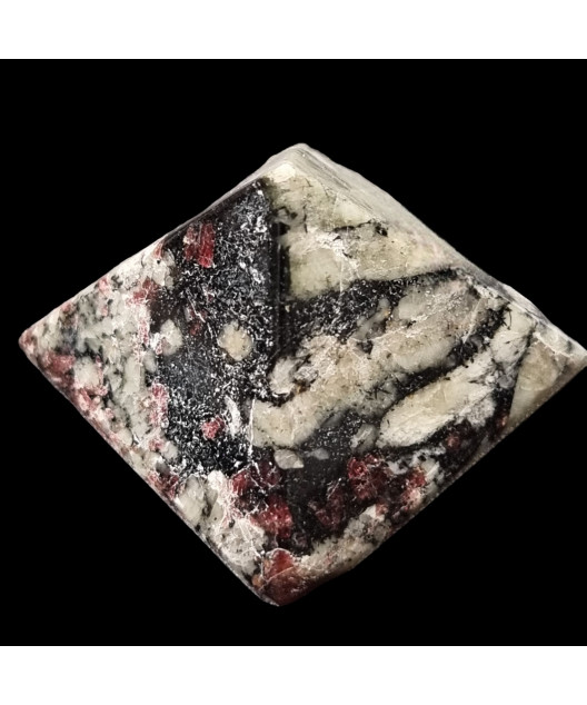 Pyramide pm Eudialyte