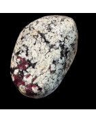 Pierre de collection Eudialyte
