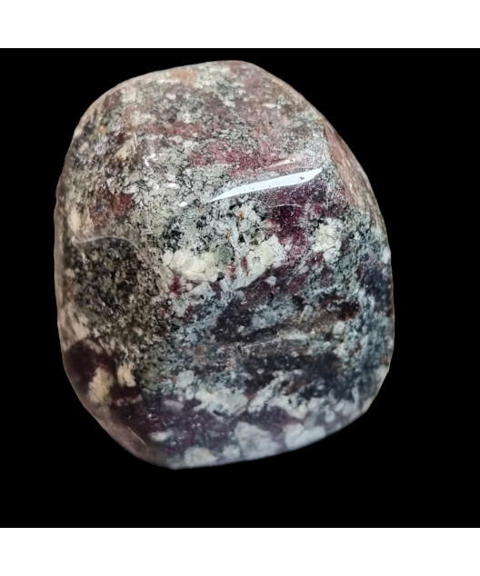Pierre de collection Eudialyte