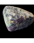 Pierre de collection Eudialyte