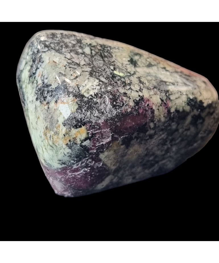 Pierre de collection Eudialyte