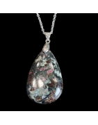 Pendentif Eudialyte avec chaîne