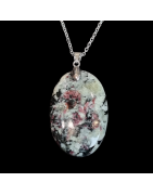 Pendentif Eudialyte avec chaîne