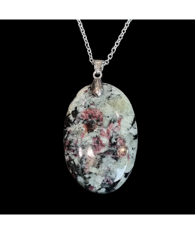 Pendentif Eudialyte avec chaîne