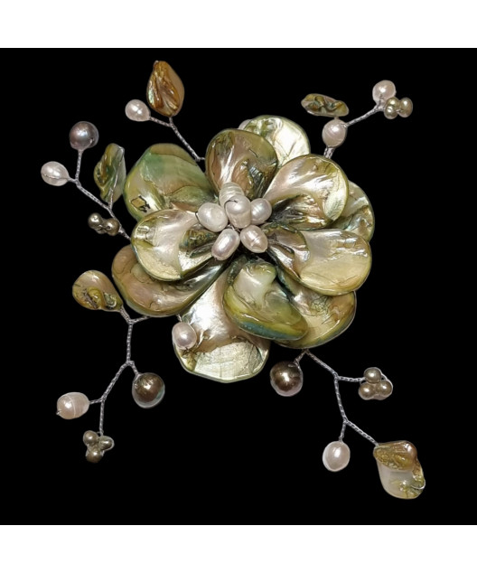 Broche Nacre et Perles Fleur