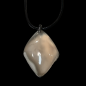 Pendentif Agate blanche étoilée triangulaire sur cordon