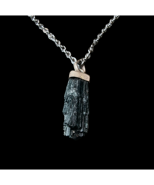 Pendentif Epidote verte sur chaîne