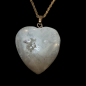 Pendentif Jaspe gris Cœur sur chaîne dorée