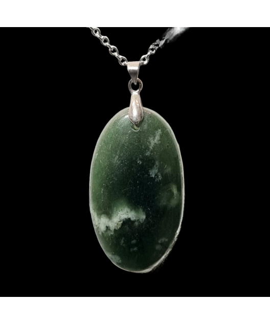Pendentif Serpentine ovale avec chaîne