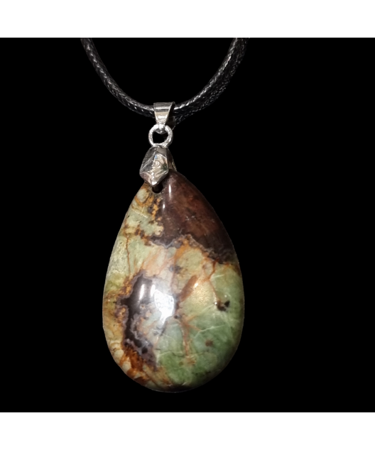 Pendentif Opale verte sur cordon