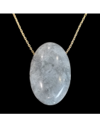 Pendentif Tanzanite pierre roulée ovale avec chaîne dorée