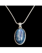 Pendentif Cyanite cabochon serti avec chaîne argent 925