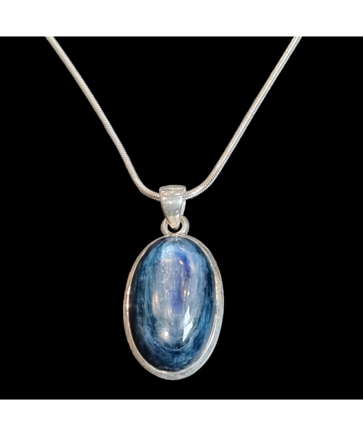 Pendentif Cyanite cabochon serti avec chaîne argent 925