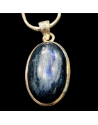 Pendentif Cyanite cabochon serti avec chaîne argent 925