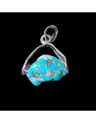 Pendentif Turquoise avec bélière et chaîne