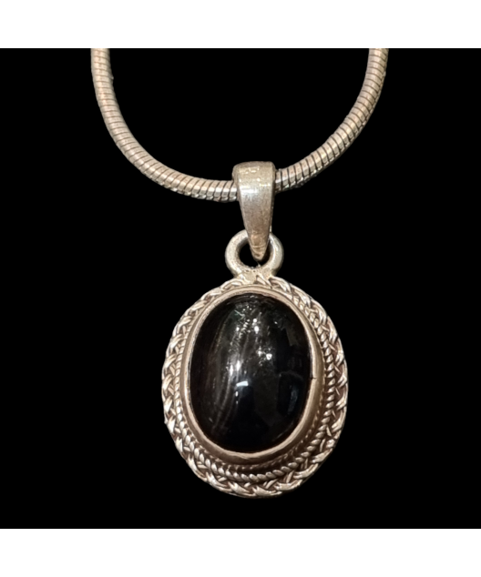 Pendentif Saphir noir étoilé "Black Star" avec chaîne Argent 925