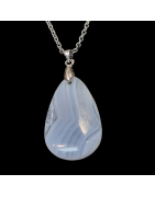Pendentif Calcédoine avec bélière et chaîne