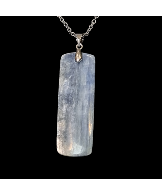Pendentif Cyanite bleue avec bélière et chaîne