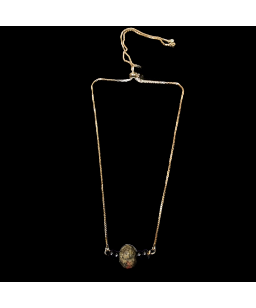 Pendentif Unakite & Onyx sur chaîne dorée réglable