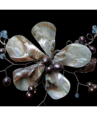 Collier Nacre & Perles fleur structure acier et chaîne