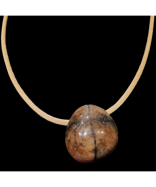 Pendentif Andalousite sur cordon avec fermoir