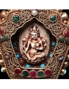 Pendentif Déesse Brahmanique Ivoire & Turquoises Saphir Emeraude Rubis et Perle avec Cordon