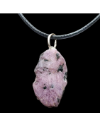 Pendentif Rubis brut sur cordon