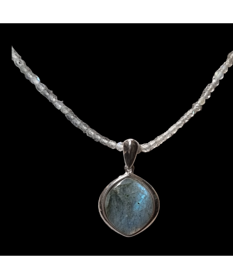 Pendentif Labradorite Argent 925 sur collier Labradorite facettées