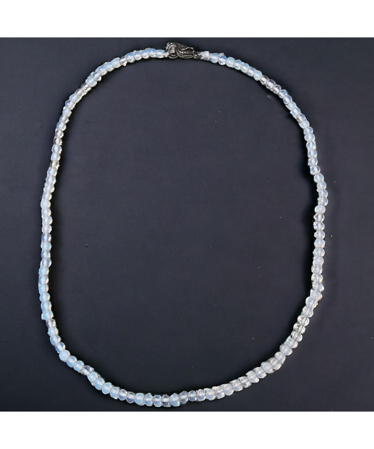 Collier Pierre de lune perles de 4mm facettées