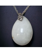 Pendentif Pierre de lune avec chaîne