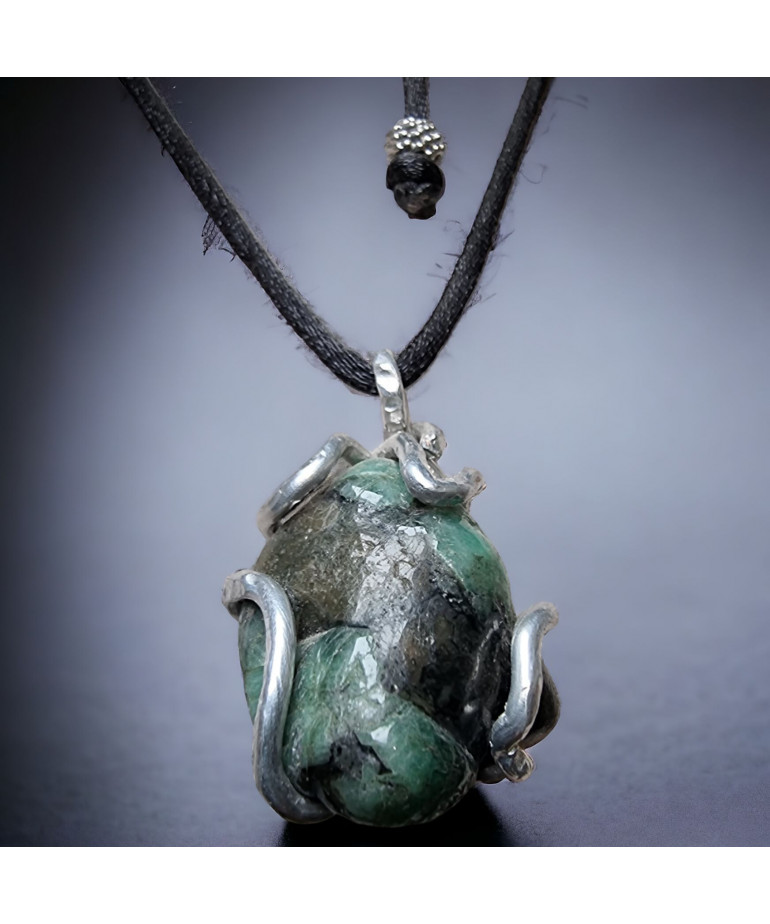 Pendentif Emeraude brute sur cordon réglable
