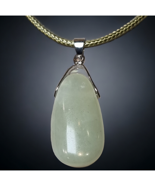 Pendentif Jade néphrite sur cordon