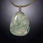 Pendentif Préhnite Epidote sur cordon