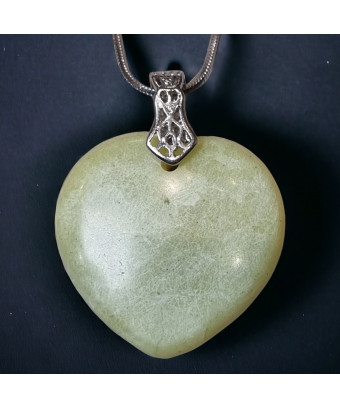 Pendentif Jade Cœur avec bélière et chaîne