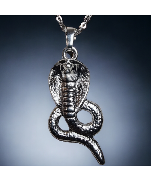 Pendentif Serpent Cobra Métal argenté avec chaîne
