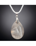 Pendentif Pierre de lune noire sur cordon