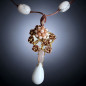 Collier Howlite & Fleur Email sur laiton