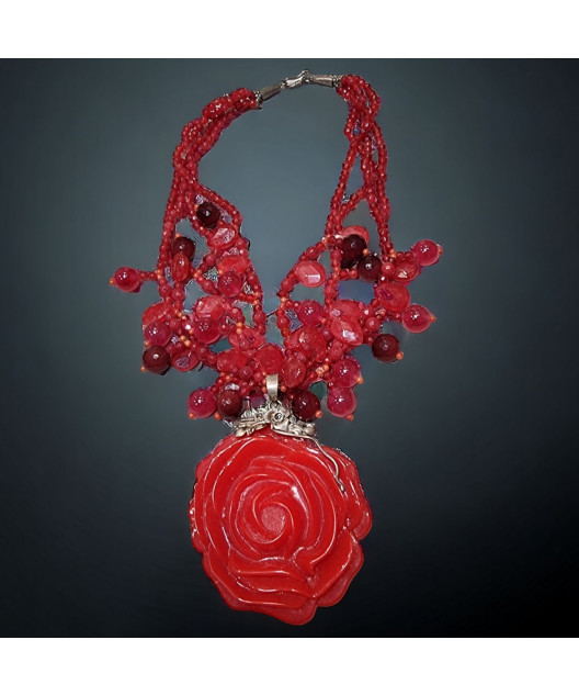 Collier Bakélite & Perles de verre Fleur