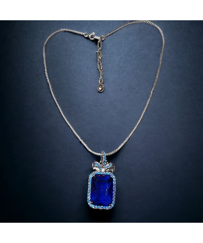 Pendentif Saphir de synthèse & Zirconium sur chaîne