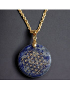 Pendentif Lapis-lazuli Fleur de vie avec chaîne dorée