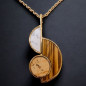 Pendentif Œil de tigre Jaspe paysage & Howlite Plaqué or avec chaîne dorée