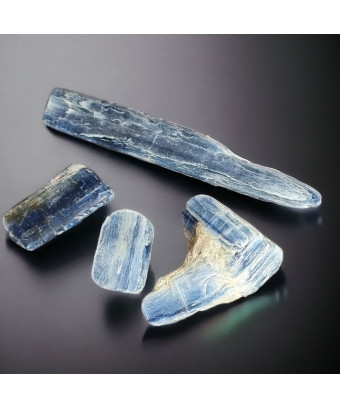 Pierre brute Cyanite bleue
